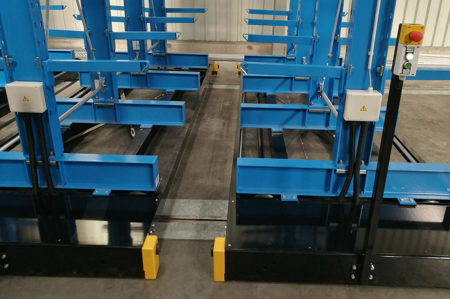 [Translate "Belgium (NL)"] [Translate "Niederlande"] Mobile cantilever racking