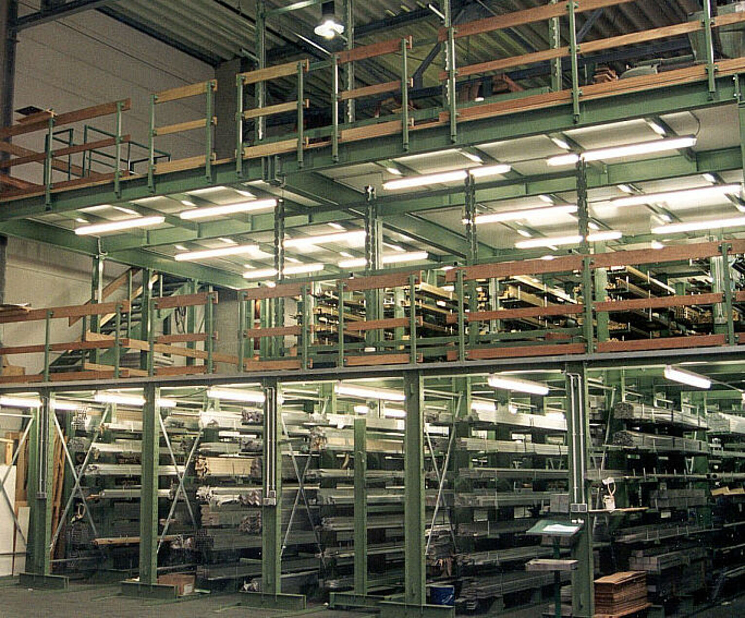 [Translate "Belgium (NL)"] [Translate "Niederlande"] Cantilever racking Multi-tier storage