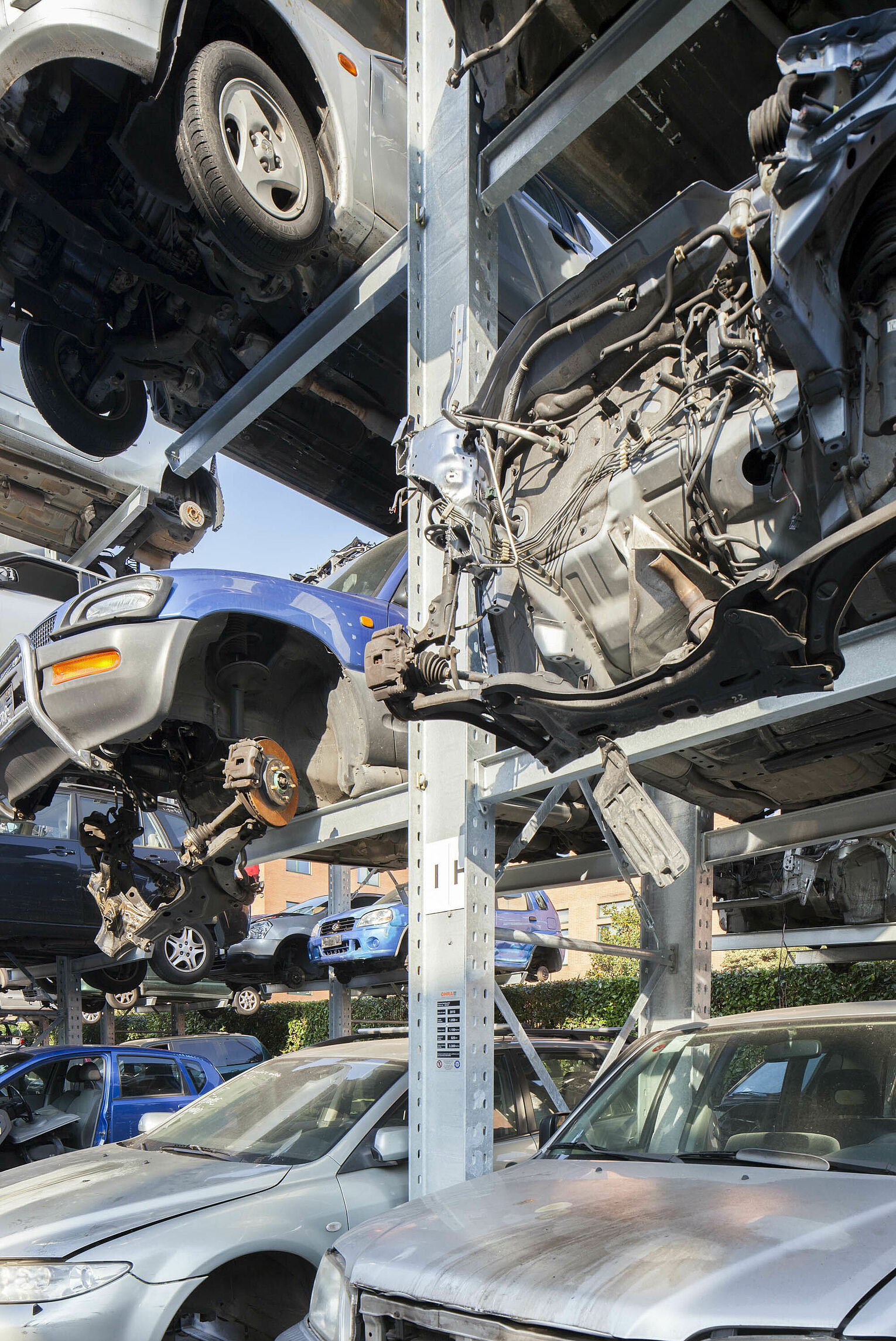 [Translate "Belgium (NL)"] [Translate "Niederlande"] Cantilever racking Car dismantler