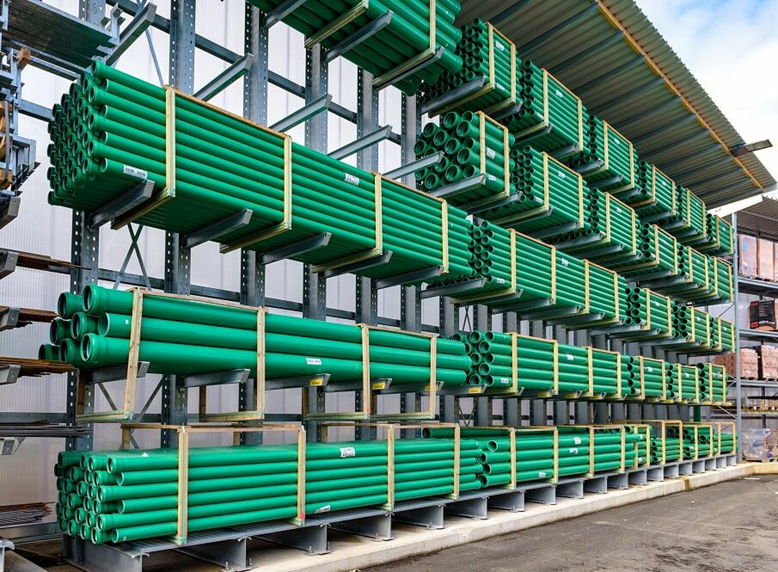 [Translate "Belgium (NL)"] [Translate "Niederlande"] Cantilever racking Yard racking