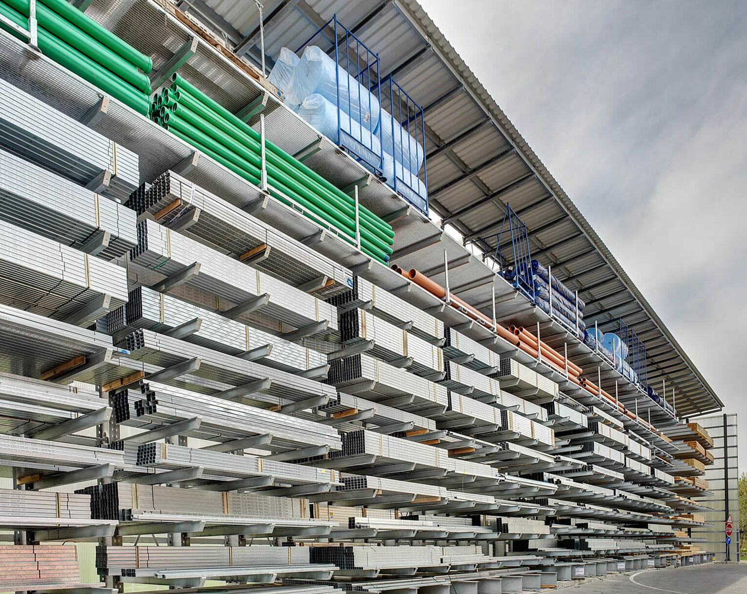 [Translate "Belgium (NL)"] [Translate "Niederlande"] Cantilever racking Yard racking