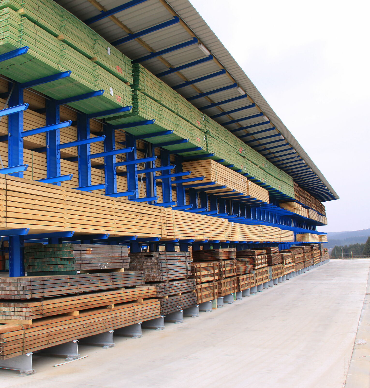 [Translate "Belgium (NL)"] [Translate "Niederlande"] Cantilever racking Yard racking