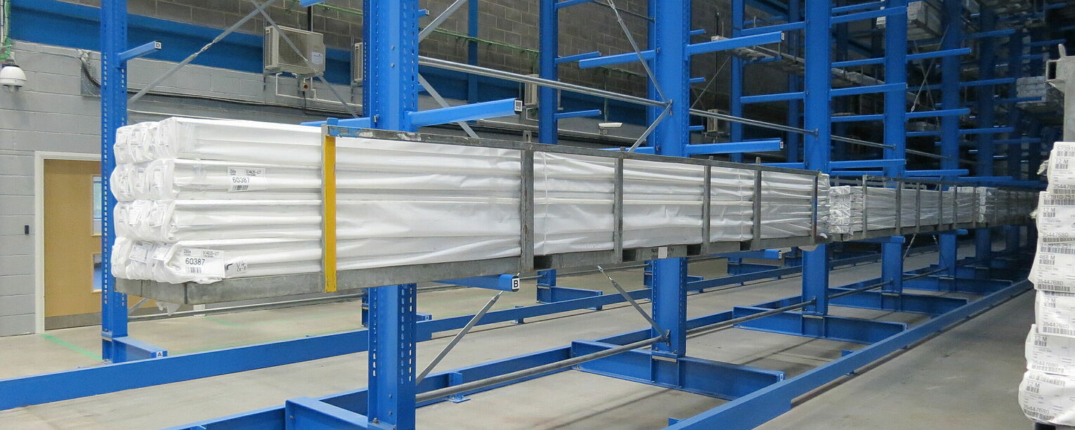 [Translate "Belgium (NL)"] [Translate "Niederlande"] Cantilever racking for narrow aisle