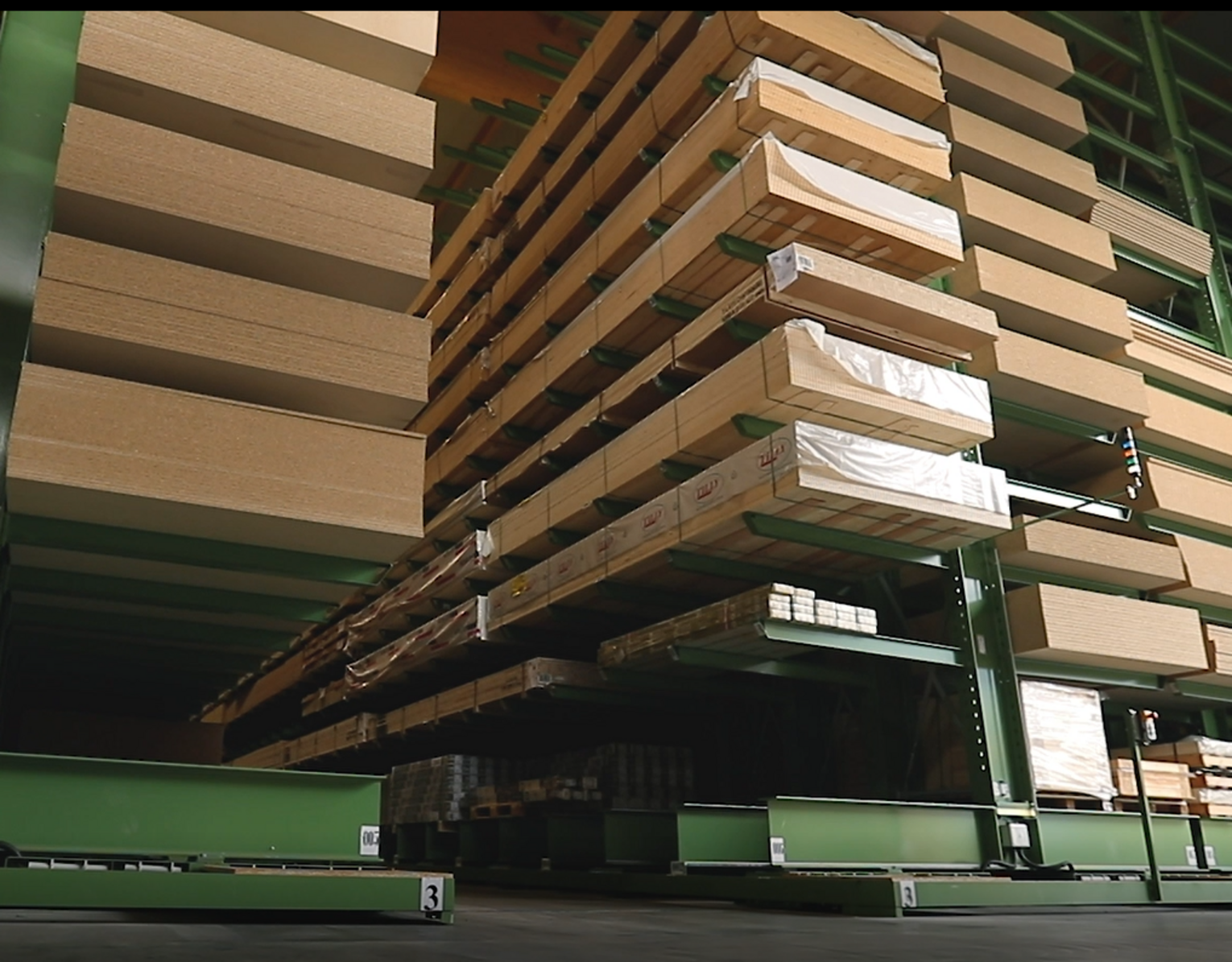 [Translate "Belgium (NL)"] [Translate "Niederlande"] Mobile cantilever racking