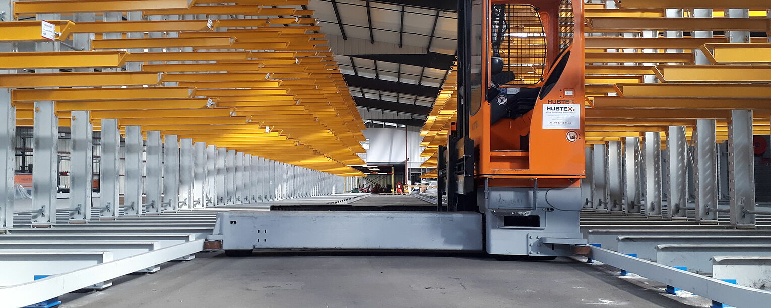 [Translate "Belgium (NL)"] [Translate "Niederlande"] Cantilever racking for narrow aisle